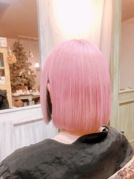 キミ(kimi) 【kimi自由が丘】ホワイトピンク×フェイスフレーミングブラック