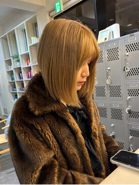 ハイトーンベージュ と ボブ　Mplus 鈴木