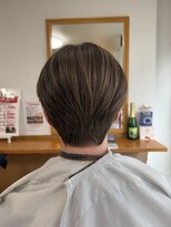 スリーズ(3’s)&nbsp;自然な刈り上げスタイル