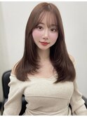 ミディアムレイヤーカット内巻き顔まわりレイヤーカット