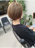 ショートボブ(ベージュ系ハイライト)