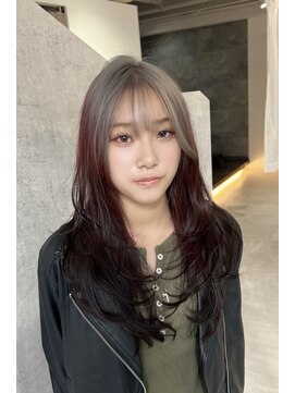 トリムバイエンヴィ(tlim by ENVY) ファッションに落とし込む/レッド&シルバーのルーツカラー