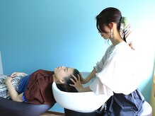 シオン ヘアアンドメイク(Shion)