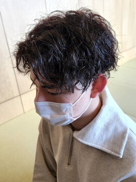 ニアウ 太田店(Niau) センターパートツイストスパイラルパーマメンズ波巻きパーマ