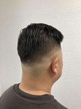 ジェナ(Jena) スキンフェード