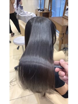 ザック ヴィ(ZACC  vie) ツヤツヤ光る艶髪！縮毛矯正ストレート