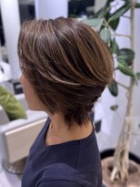 ステア ケース(stair case)&nbsp;深みのあるグレージュでローライトで立体感キープ 白髪ぼかし