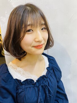 ポノ(pono) ポテッとしたワンカールがキュートでかわいい！ボブスタイル！