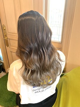 マギー(Magie+) ベージュグラデーション