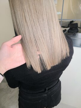 ブルーアンドカンパニー(BLUE&Co.) ミルクティベージュ☆