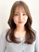 アグノス 青山(Agnos) 薄めバングこなれヘアくせ毛風カール大人可愛い小顔カット