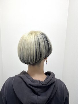 アミューズ(amuse) アンブレラカラー＋アシンメトリー刈り上げボブ