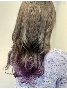 オギクボ ヴォイス(voice) アッシュグレーロング×紫インナーカラー
