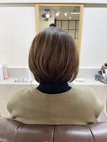 インビテーション(invitation) 柔らかなベージュのショート