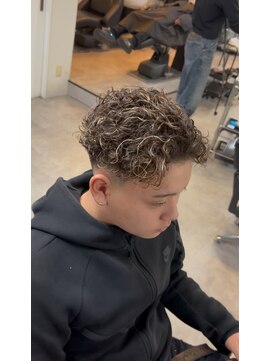 イーラ アメ村店(era) メッシュサーフバックパーマ/メンズ/刈り上げ/眉毛/ツイスト