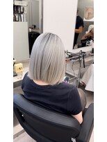 ラヴェ(LAWE.) ホワイト系カラー