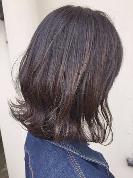 ミチタ(michita) グレイアッシュ外ハネミディ【michita】