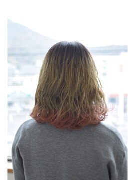 ヘアアンドメイク ムーア(Muuua) 裾カラーとトリプルカラー