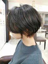 フラッグ ヘアー 天神西通り店(Flag HAIR)&nbsp;前下がりショート×インナーカラー×大人ショート