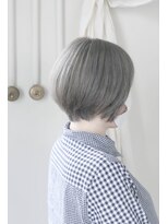 ホワイトルーム(White Room) ショートのハイトーングレージュ♪