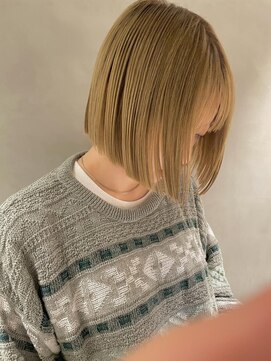 アオイ(aoi.) yellow beigeとミニボブ