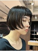切りっぱなしボブショートボブオン眉前髪カット丸みボブ