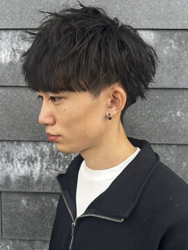 ヒュイル バイ ニアウ(Hwyl by Niau) メンズマッシュパーマツイストパーマスパイラルパーマ刈り上げ