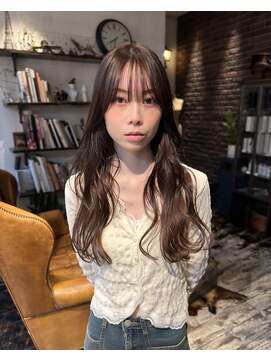 トレンチ(TRENCH) 暗髪 ブラウン 顔まわりカット ロング