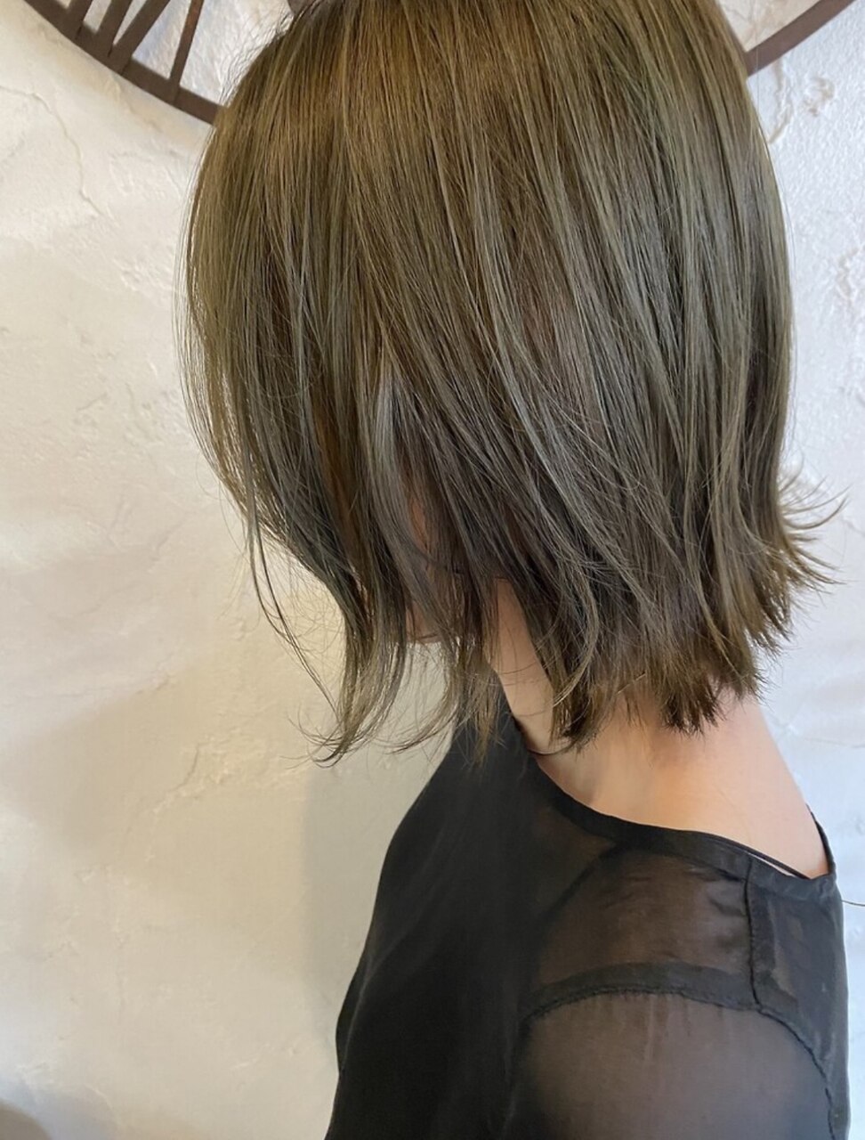 似合わせデザインカット＋根元リタッチカラー　\8800