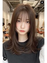 ノイエ 原宿 北参道(NoIE)&nbsp;ミディアムレイヤーハッシュカット韓国ヘアバーガンディ小顔