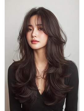 ミディアムレイヤーハッシュカットチャコールグレー