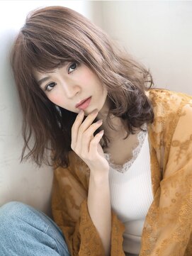 サンク 大船鎌倉店(sunc) ミディアム×フェミニン×無造作ウェーブ.