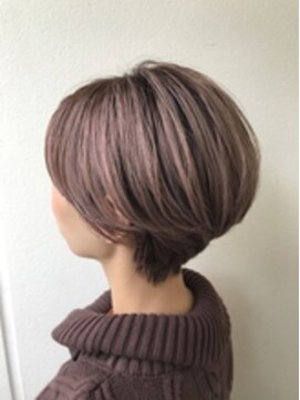 ネウィ グランデ 横浜(newi grande) 大人可愛い20代30代40代小顔ワンサイドショートボブ丸み前下がり