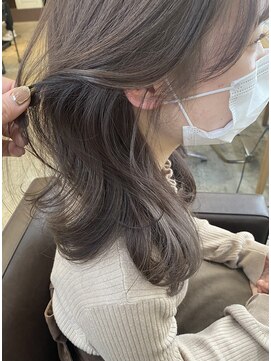 シェノン 西梅田(CHAINON) デザインカラー/レイヤーカット/オリーブベージュ