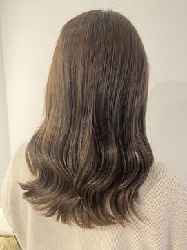 ジーナ 銀座中央通り(Zina) 【Zina 銀座中央通り】ローレイヤー×ミルクティーブラウン