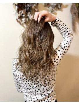 サーティーン(THIRTEEN) 憧れの外国人風スタイル♪こだわりハイライト(^^)  《30代》