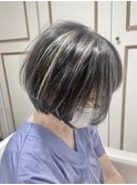 コントラストの効いた白髪ぼかしハイライト