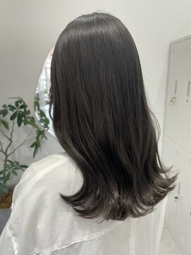 ジーナ 福岡天神(Zina) カーキ系カラー