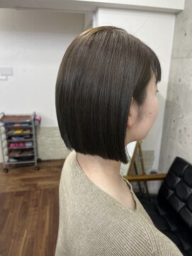 メルシー トータル ブランディング サロン(merci TOTAL BRANDING SALON) 大人ミニボブ/ミルクティーベージュ【横浜】