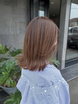 メゾン アヴァロ(Maison Avallo) ふわっと軽いアッシュベージュカラー