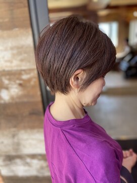 コモレビ(komorebi) 【嶋崎翔】秋を感じるミルクティーカラー