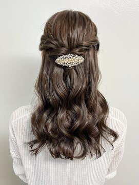 オアシス ガーデン 新越谷店(Oasis GaRDEN) サイド編み込みハーフアップ