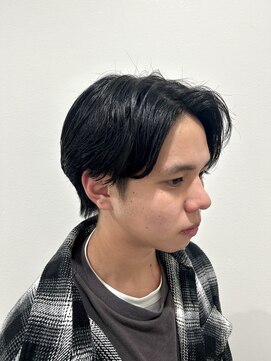 ヒュイル バイ ニアウ(Hwyl by Niau) メンズカットパーマニュアンスパーマセンターパートスパイラル