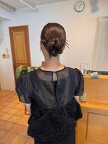 メロウ(MELLOW)&nbsp;タイトヘアアレンジ/カチモリヘア/大人ヘアアレンジ