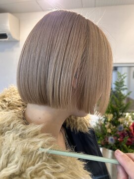 ミニボブ/ベージュ／ハイトーン【千葉駅】