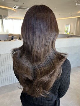 ビビバイベル(BiVi by BHEL) 桑名ロングレイヤーカットハッシュカット透明感カラー重めロング