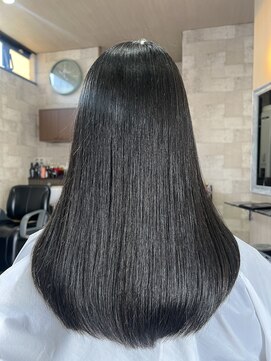 ハコ(H.A.Co) 透明感のある自毛っぽい暗髪です。