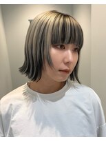 ノラ ウメダ(NORA UMEDA)&nbsp;アンブレラカラーホワイトカラーレイヤーカットケアブリーチ