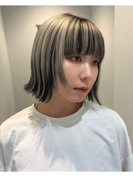 ノラ ウメダ(NORA UMEDA) アンブレラカラーホワイトカラーレイヤーカットケアブリーチ