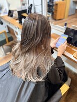 ブランチ(branch)&nbsp;グレージュ×海外風バレイヤージュ